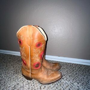 Brown embroidered cowboy boots